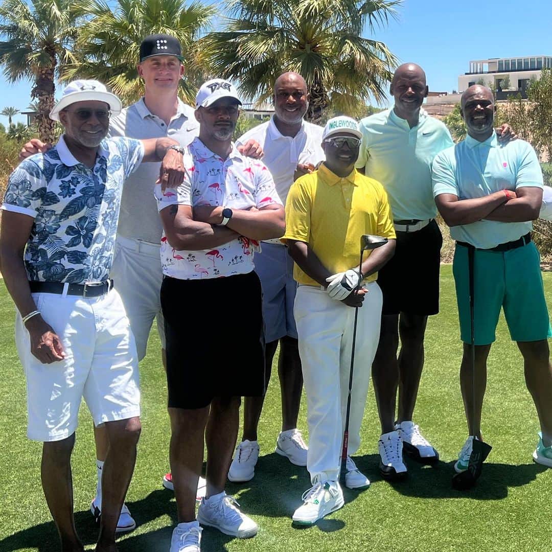 レイ・アレンのインスタグラム：「What happens in Vegas ends up online.🥸😎 @summitclubnv」