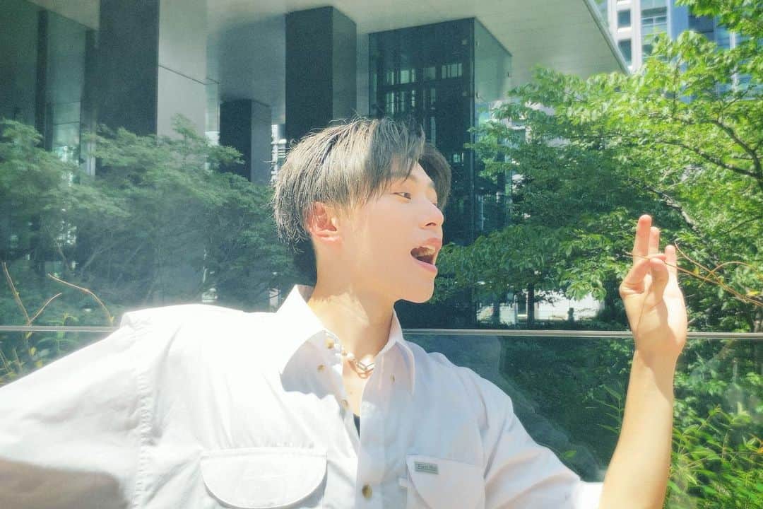 旭空汰のインスタグラム：「夏にミスト舞ってるの見るとこうなります  撮影者：ともやゆ」