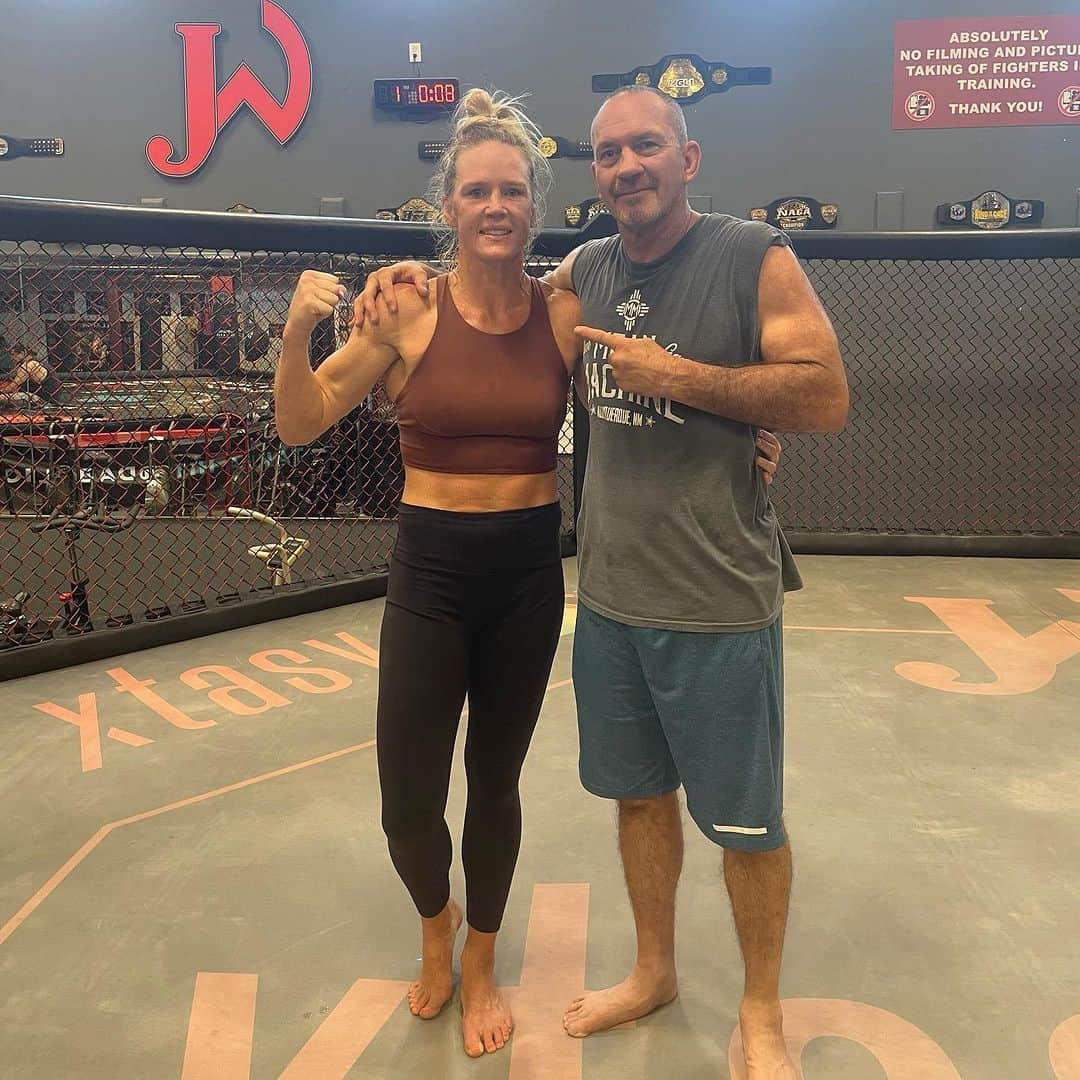 ホリー・ホルムのインスタグラム：「Last hard day of camp. Thank you for the push always @mmacoachwink . This journey would not be the same without you. Team @jacksonwink_mma !!」