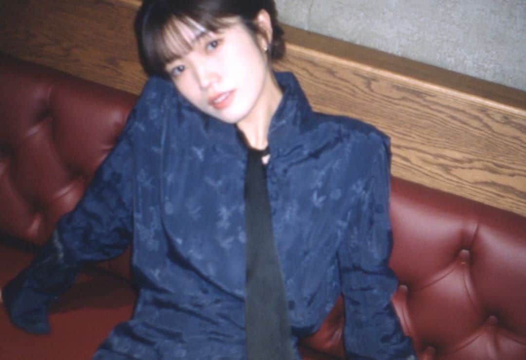 美山加恋のインスタグラム：「ヒロインを務めるドラマ『around1/4 アラウンドクォーター』がスタート！　充実の日々を送る美山加恋、舞台とテレビの違いと魅力を語る。 @dramal_abctv   ヘアメイク／池戸朝都 @a3to_4  スタイリスト／藤井希恵 @_kie_fujii_    取材・文／森樹 撮影／向後真孝 @masataka_kougo   リーズンルッカ　@lesenlucke  . . . https://note.com/lesenlucke/n/n4c81c3d11efc」