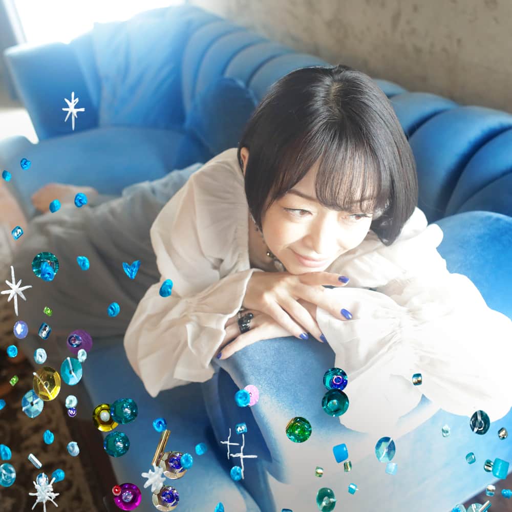 畑亜貴のインスタグラム：「7/29配信開始「青空ボレロ 懐古庭園 Vol.08 」アーティスト写真です。沖縄の宮古島とコザで撮りました！ #歌う畑亜貴  这些是7/29配信开始「青空宝莱罗」的美术家照片。在冲绳的宫古岛和科萨拍摄的！  7월 29일 공개되는 "Blue Sky Bolero"의 아티스트 포토. 오키나와 미야코지마와 코자에서 촬영했습니다!  Artist photo for "Blue Sky Bolero" to be released on 7/29. It was taken in Miyakojima and Koza, Okinawa!  Fotografía artística de "Blue Sky Bolero", que saldrá a la venta el 29 de julio. Fue tomada en Miyakojima y Koza, Okinawa.  Photograph @9k_japan Design @tomohikomizuguchi Hair & makeup @barber_ito  #akhtravelogue #akhtshooting」