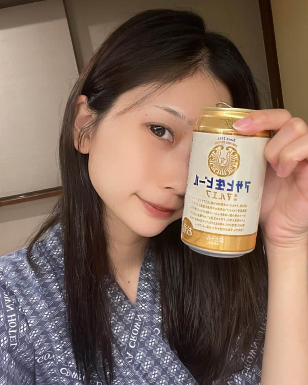 塩野響子のインスタグラム：「⠀一緒に飲まへん😌？♡」