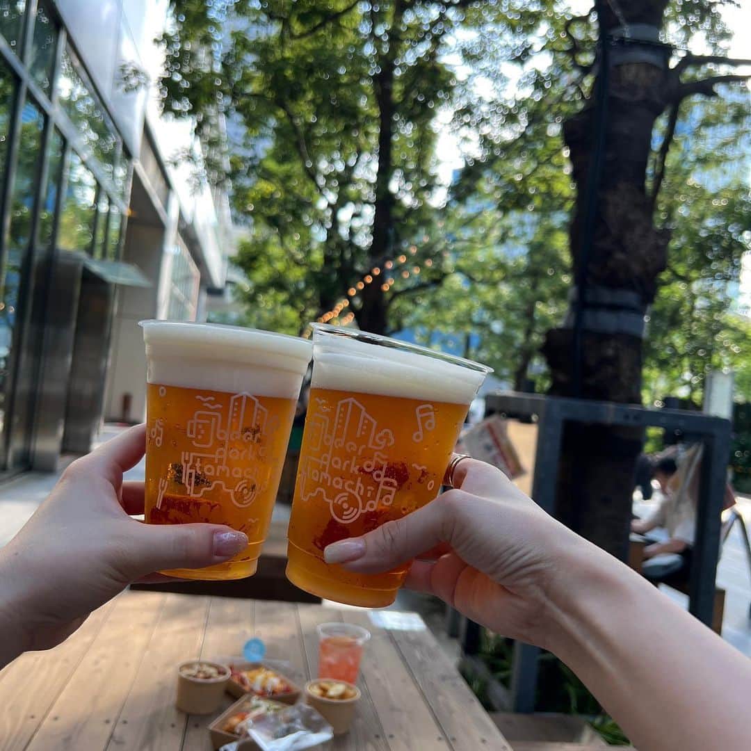 endoyukako さんのインスタグラム写真 - (endoyukako Instagram)「昼から飲める！🍻最新ビアガーデン 田町 @beer_park_tamachi_2023 . つい先日オープンしたばかりの注目スポット #ビアパーク田町 🍻 リールを載せたら現在17万回再生🤣 こんなに暑いとみんな外で飲みたくなるよね🥹💓 てか、写真飲みすぎ笑笑 . . 去年大人気だったスポットが さらにアップデートされてNEW OPEN！ 田町駅から徒歩1分の場所にある アクセスの良いビアガーデンで 気持ちよく外飲みできちゃう注目スポットです！ 土日は昼11時から営業しているので 昼飲みできるのも嬉しい！ 1杯からオーダーOKで、 屋外にある気持ちの良いスペースなので カジュアルにサクッと飲みたい時に良きです👌 . . 普段飲めない様々な種類のビールが飲めるから ビール好きさんには強くおすすめしたいです （ビール好き） もちろん、普段あんまりビールを飲まないとか 苦手な方という方でも 飲みやすいマルシェドリンクもあって そちらも見た目も華やかでおすすめです。 ナッツやポップコーン、 ムスブ田町の商業施設内にある フードはテイクアウトして飲食ok❣️ . . 予約など無しでフラッといけるので 仕事終わりに1人でサクッと飲みに行くのも 0次会的にも、飲み足りない時の二次会的にもぴったり。 オープンしたての場所なので いち早くいってみてください🙋‍♀️ 昼も夜も雰囲気良くてたのしいです🤣 皆さん一緒に行きましょう💪 . . ============ 𝗉𝗅𝖾𝖺𝗌𝖾 𝖿𝗈𝗅𝗅𝗈𝗐 𝗆𝖾 @123kirin お酒・おでかけ情報中心に 毎日22時頃更新してます♥ ============  #ビアガーデン #ビアパーク田町 #beerparktamachi #ムスブ田町 #田町グルメ #PR #ビアテラス #昼飲み #外飲み #テラス席 #テラス席ワンコok #テラス席があるお店  #田町飲み #田町居酒屋 #田町ディナー #東京観光 #ビールフェス #夏イベント #野外イベント #休日のおでかけ  #ビアガーデン東京 #ビアガーデン女子会#ビアガーデン女子会#デートにおすすめ」7月9日 12時06分 - 123kirin