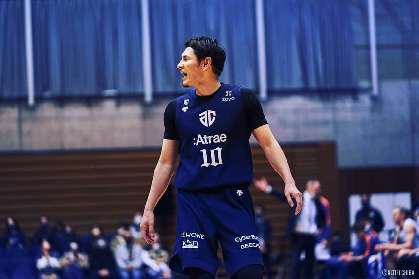 岡田優介のインスタグラム：「遅ればせながら2023-24シーズンも宜しくお願いいたします💪Threadsも始めました→プロフィールより。  #ALTIRICHIBA #BLEAGUE #アルティーリ千葉 #Bリーグ 📷 by @altirichiba_official」