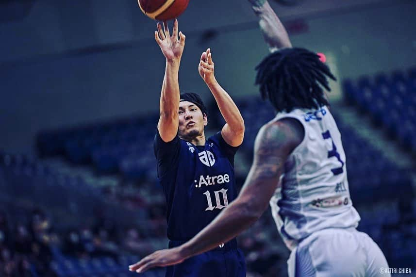 岡田優介さんのインスタグラム写真 - (岡田優介Instagram)「遅ればせながら2023-24シーズンも宜しくお願いいたします💪Threadsも始めました→プロフィールより。  #ALTIRICHIBA #BLEAGUE #アルティーリ千葉 #Bリーグ 📷 by @altirichiba_official」7月9日 12時33分 - ysk_okada