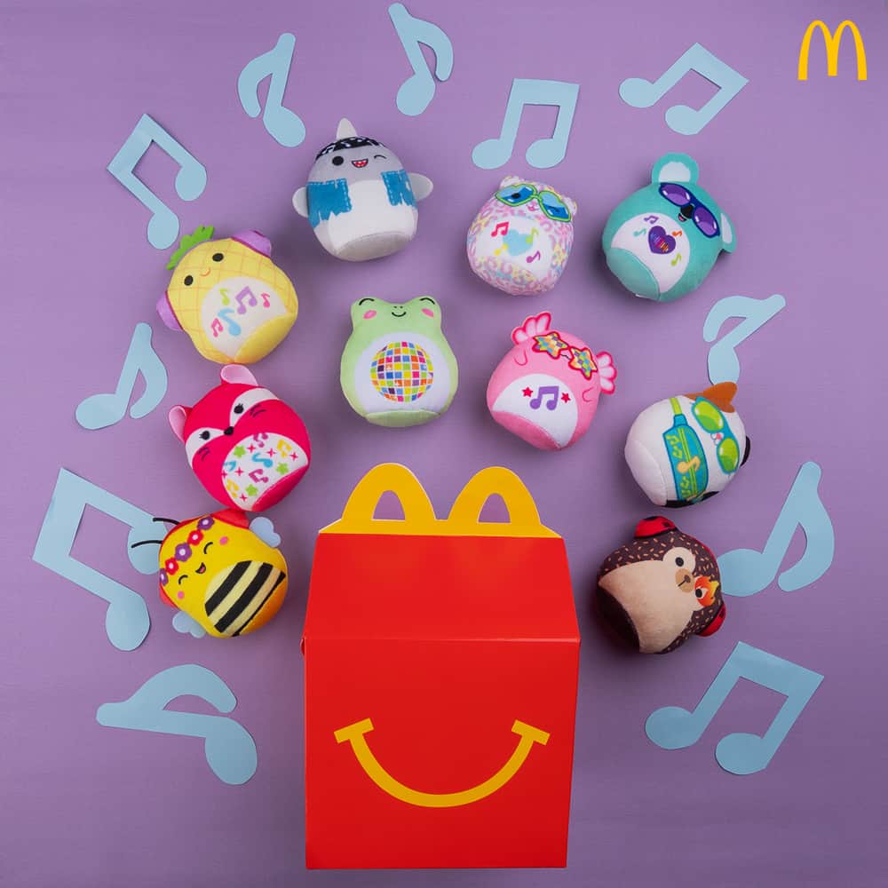 McDonald's Philippinesのインスタグラム：「POV of u and ur kids choosing which Squishmallows to gigil first this vacay. 😍Collect all 10!   Order now via McDelivery.」