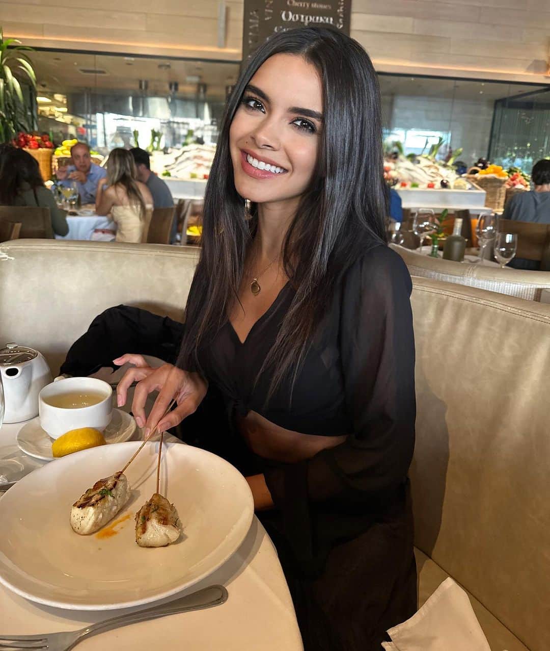 パオラ・ポーリンのインスタグラム：「Baby shark tu tu turutuu! 🧜‍♀️」