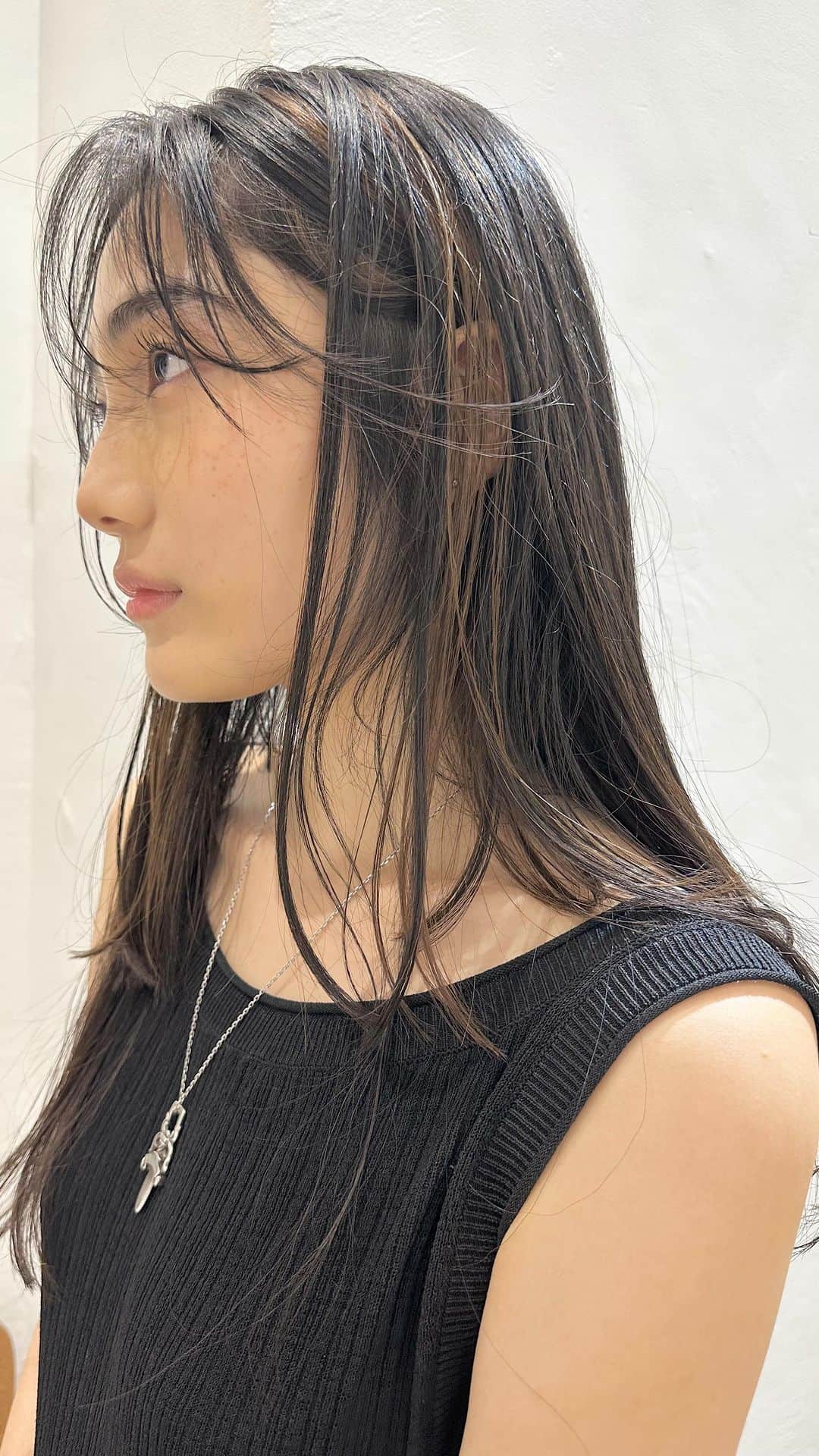 のインスタグラム：「hair🦢  繊細なhairが好き。 繊細なバランスが好き。  Gracias! Niko🤍x」
