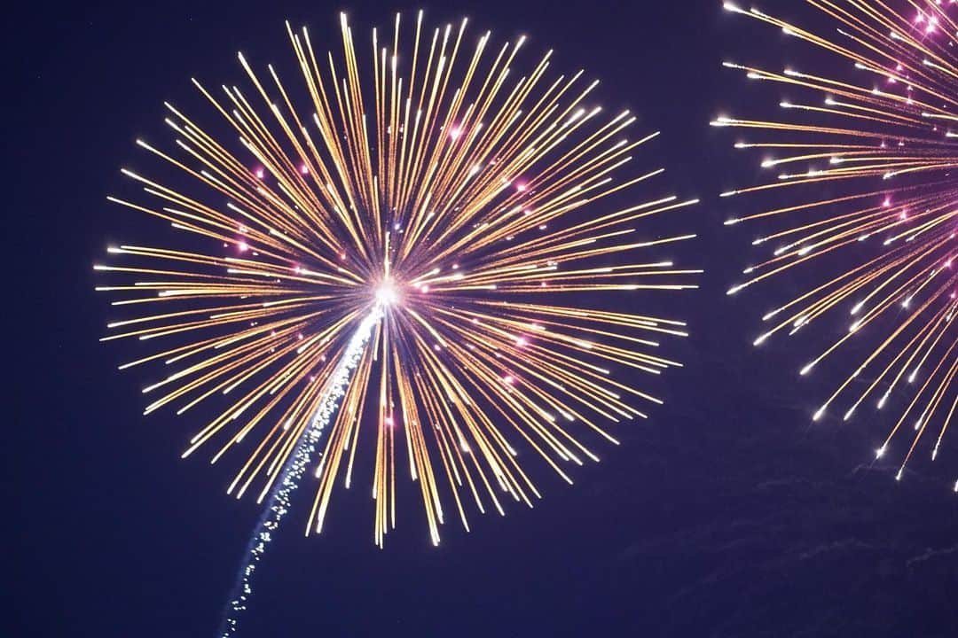 Ms.OOJAのインスタグラム：「花火綺麗だったなぁ  #真駒内花火大会 #msooja #花火　#fireworks #真駒内　#夏の思い出　#芸森studio #BBQ」