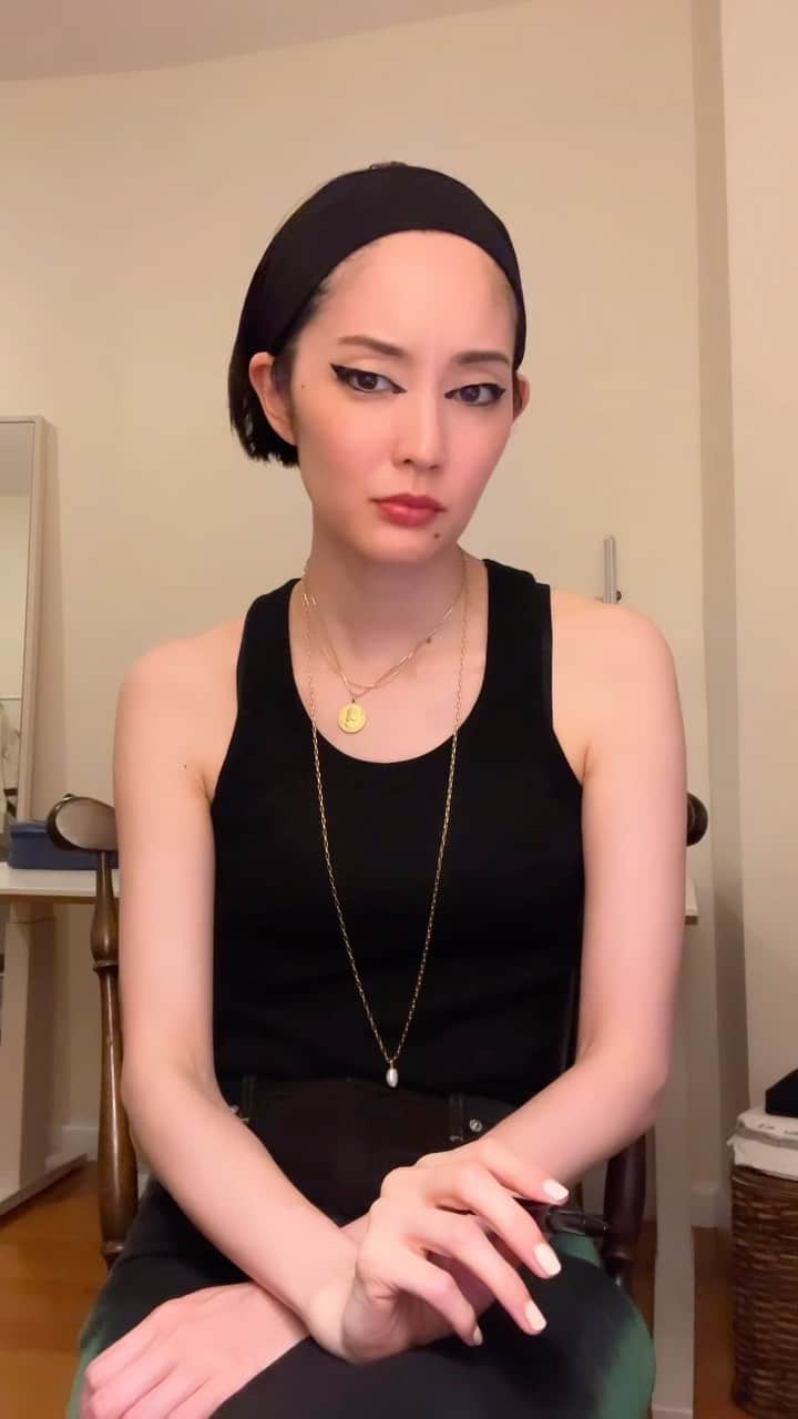 のインスタグラム：「after Moulin Rouge in NYC ムーラン・ルージュ観劇から帰宅10分でメイクしてみた💄 今度からもっとお洒落して出かけるわ…！」