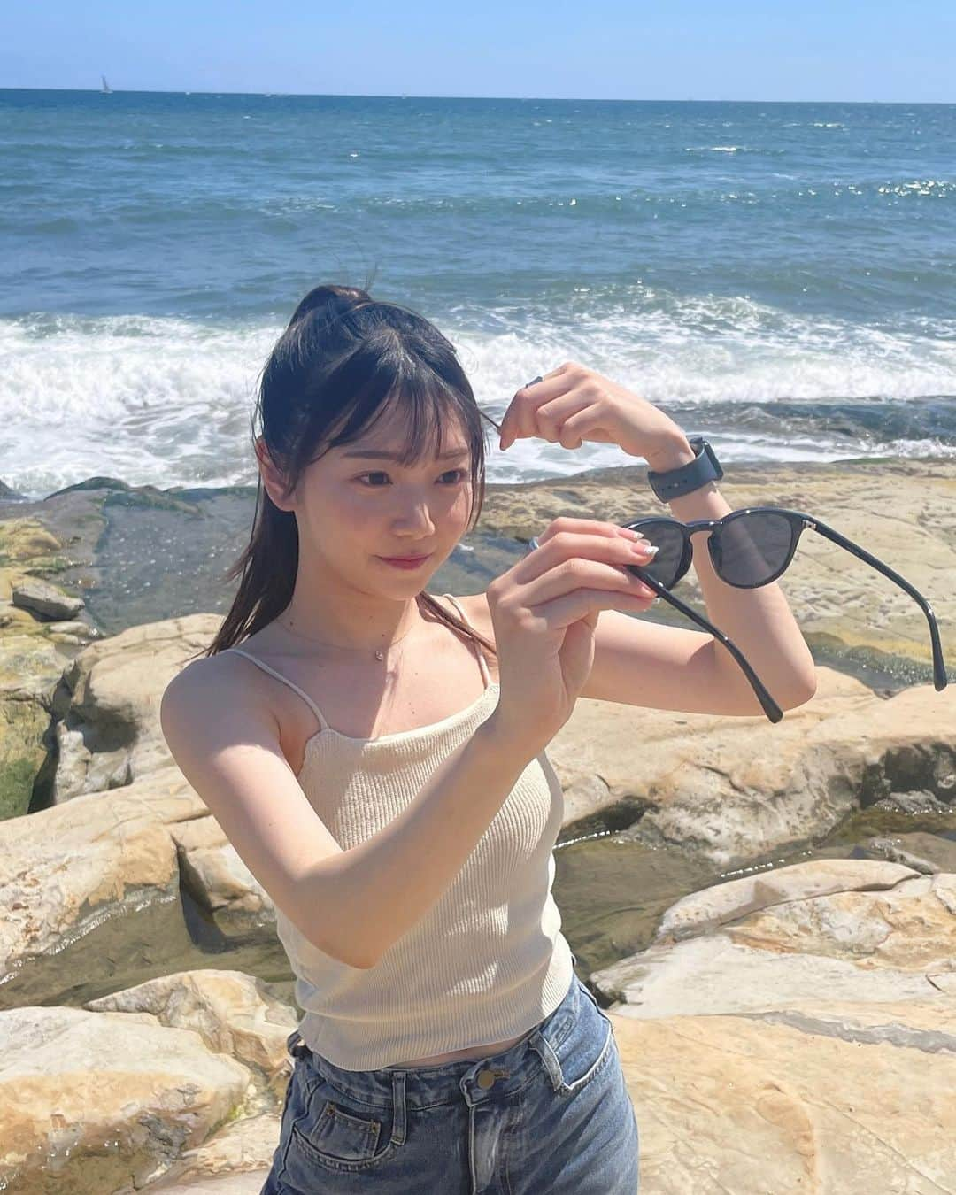 日向未来さんのインスタグラム写真 - (日向未来Instagram)「ちょっと暑すぎた💦‬🥵☀️  . #江ノ島 #七里ヶ浜 #fyp #02  #夏コーデ #夏服 #夏ネイル #キャミソール #デニムコーデ」7月9日 14時24分 - mirai_hinata.official