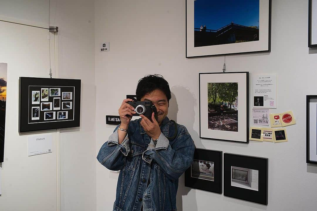 土井地博のインスタグラム：「Leicaに恋して写真展　📷  @shota1448 が参加しているイベントへ  @jca_gallery にて。  #leica #photography #photo」