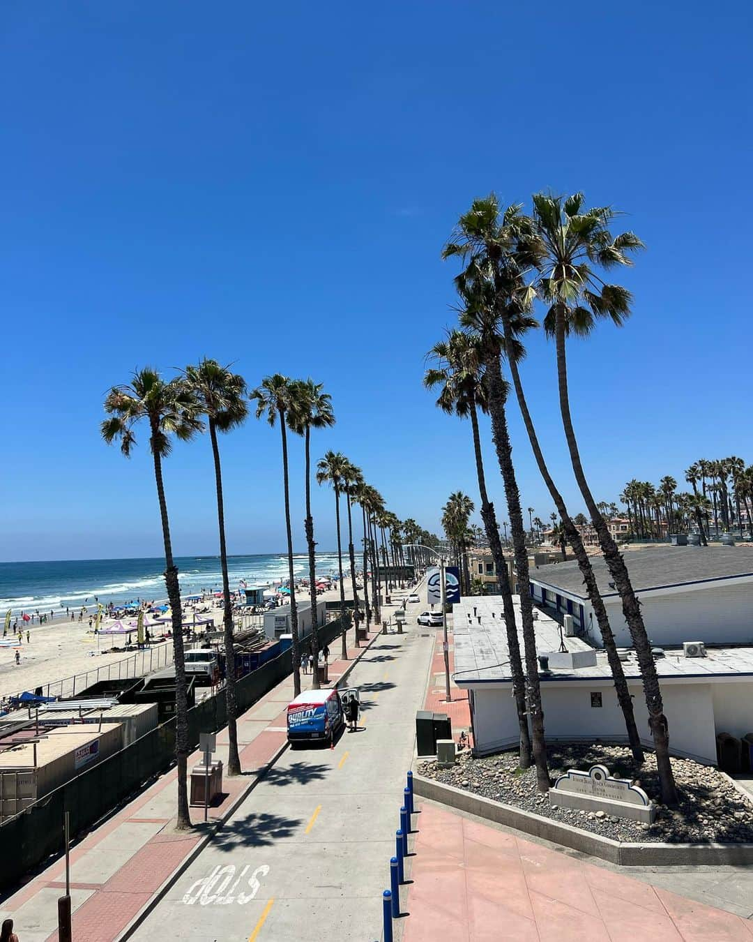 宮崎沙矢加さんのインスタグラム写真 - (宮崎沙矢加Instagram)「We got a house!!!🏠Our pink palace🏩💕in California🌴🌴 We bought a house,can't wait to see how Michelle grow up in here🇺🇸That's awesome!!!! . . . 憧れのカリフォルニアにお家を購入しました🫶🏽💗 (実はハワイにいる間ずーっとCAお家探ししてた)初めてLAに来た時、こんなところにいつか自分のお家を持てたらな~なんて夢のまた夢に思っていた私🥹 だったのが現実になって感激でございます✨ ビーチまでも車ですぐだし、どこに行くのも車で10分程度なので(アメリカにしては本当に便利)👏🏽  ミシェルがここでどんな風に成長していくのかみるのが今から楽しみ💓もちろんテディも🧸🤍#myhome #california #マイホーム　#アメリカ生活」7月9日 14時39分 - sarah___audrey