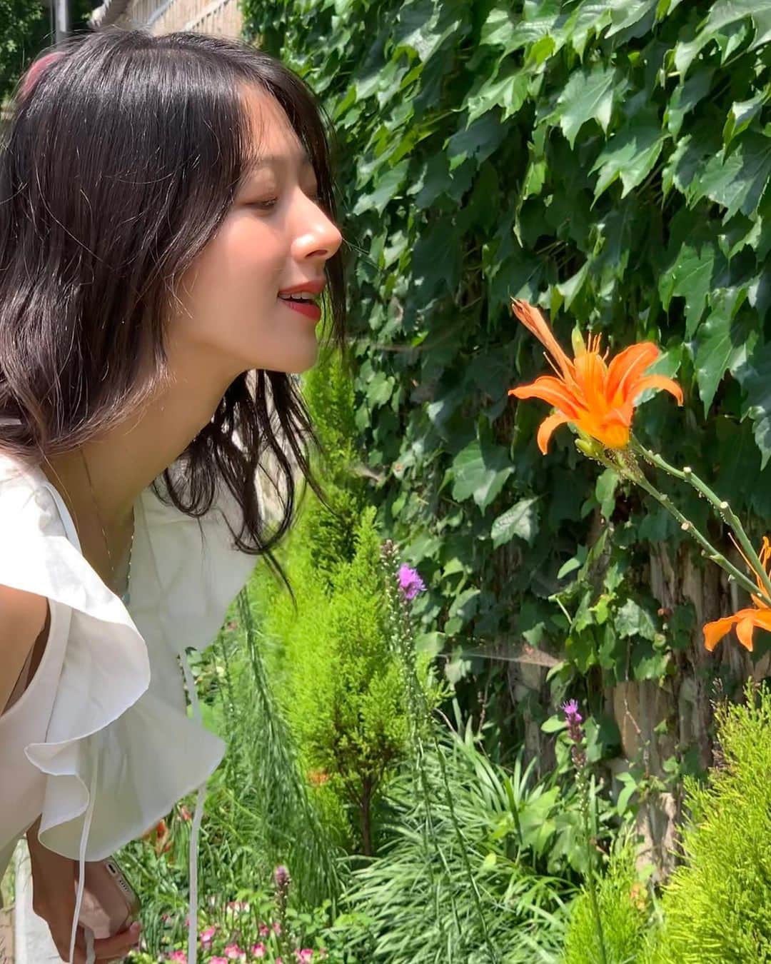 ミナ さんのインスタグラム写真 - (ミナ Instagram)「다채로운 여름의 색🌺 때론 뜨겁고 지치기도 하지만 그럼에도 불구하고 사랑할 수밖에 없는 계절🌿」7月9日 14時53分 - blossomh_