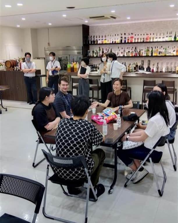 のインスタグラム：「本日、 #東京観光専門学校 では留学生進路フェスを開催🎪  本日、日本で観光・サービス業で働きたい留学生が10ヵ国以上の国や地域から参加しました🌏 #留学 生の在校生から日本での生活や進路の相談、専門学校での勉強など様々な話を楽しく聞く事が出来ました。  あなたはいつ参加する？ さあ、今年の夏はTOKANの #オープンキャンパス で目指す進路を見つけよう♪」
