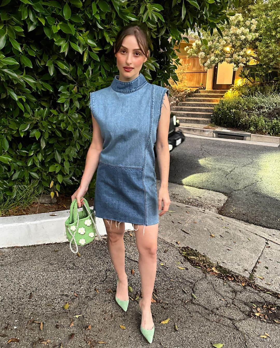 バンクスさんのインスタグラム写真 - (バンクスInstagram)「Made a nasty beat. Put on a girly dress. Gemini Feed 🎶🌈💚」7月10日 1時54分 - hernameisbanks