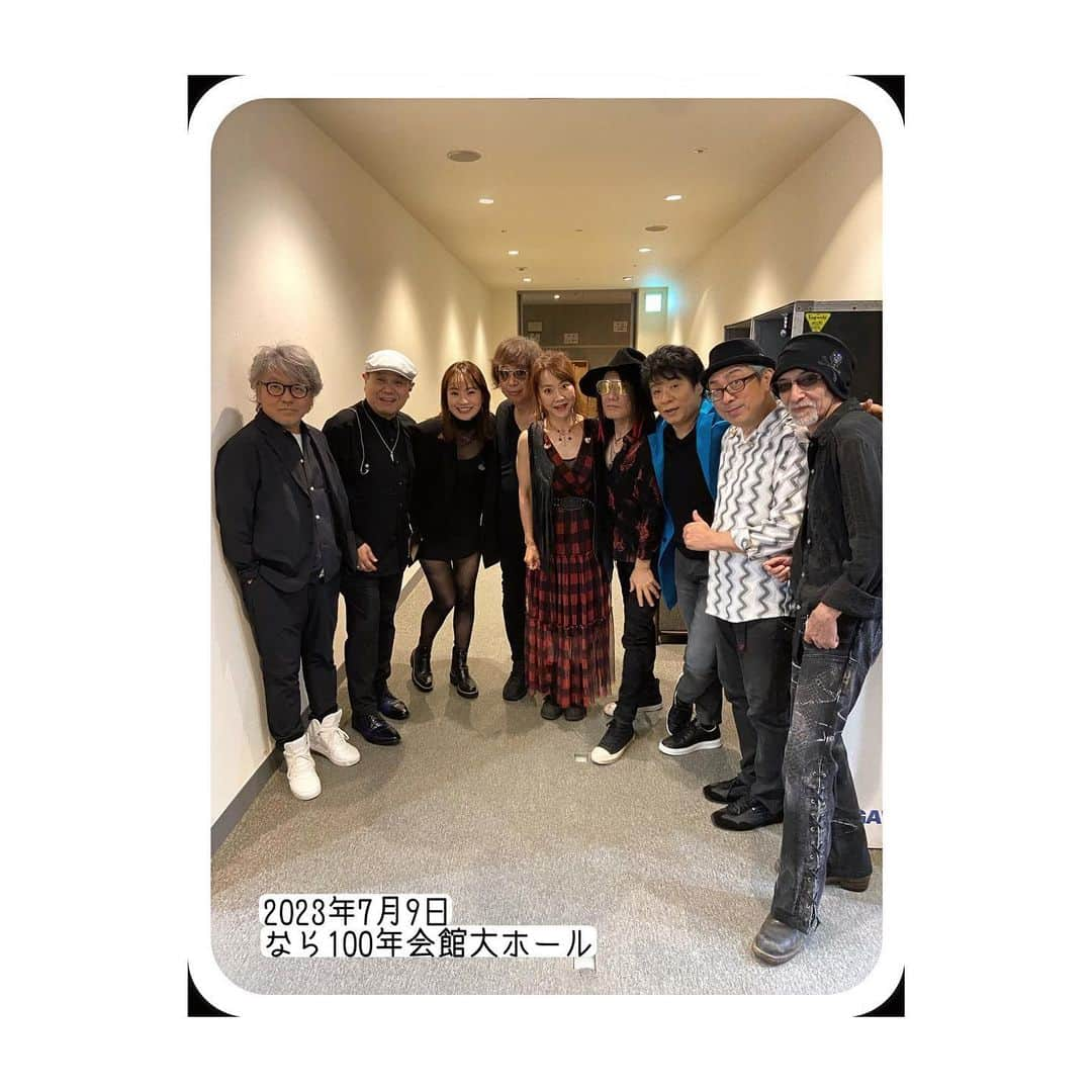 ASKAのインスタグラム：「⁡ ⁡ ツアー14公演目。 お久しぶりの奈良公演。 ありがとうございました。 ⁡ ⁡ ⁡ #ASKA  #WonderfulWorld2023  #WonderfulWorld  #ASKAバンド #澤近泰輔 (Pf、編曲) #佐藤邦治 (Dr) #鈴川真樹 (Gt) #是永巧一 (Gt) #荻原基文 (Bs) #クラッシャー木村 (Vn) #一木弘行 (Cho) #SHUUBI (Cho)」