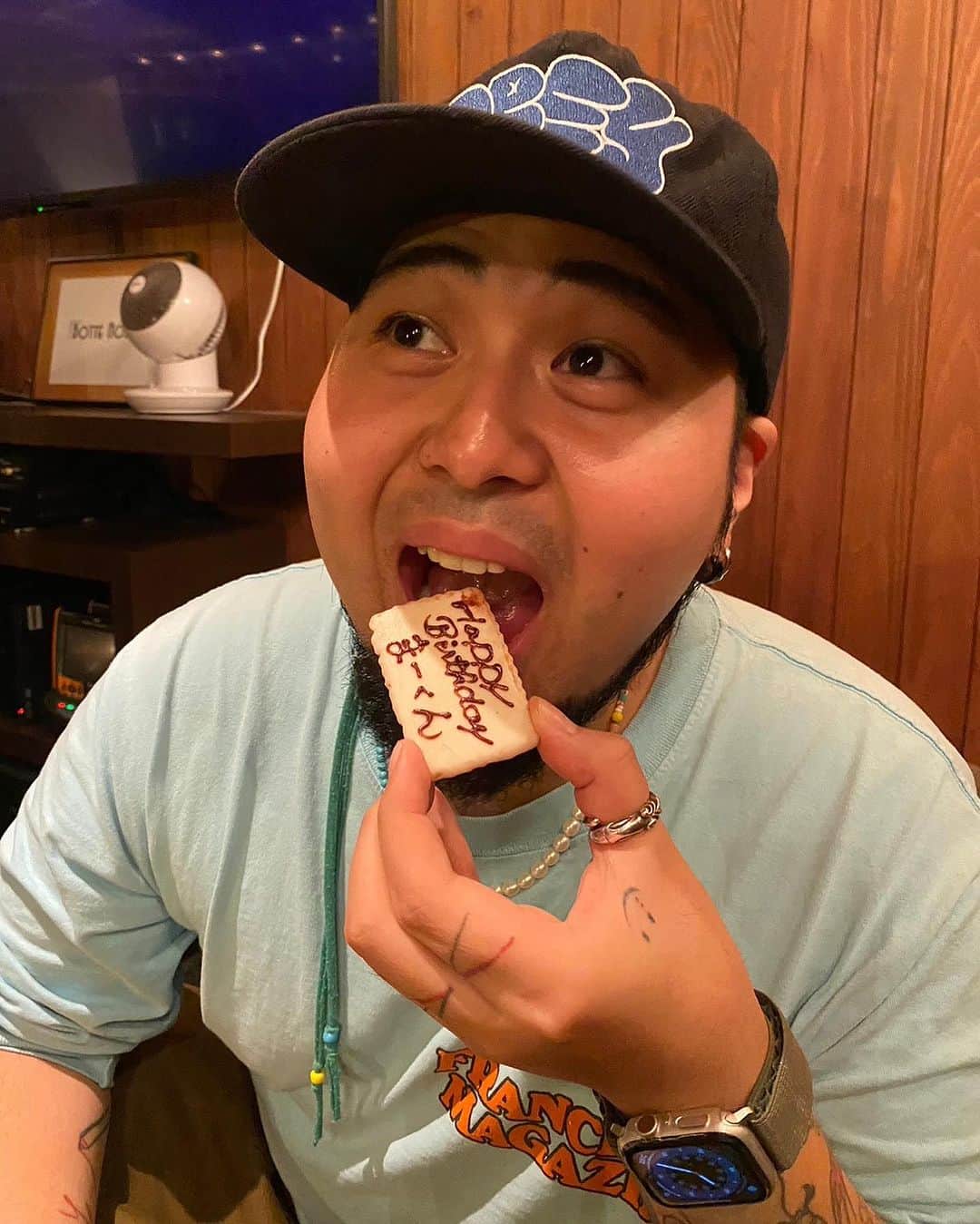 マーキュリーさんのインスタグラム写真 - (マーキュリーInstagram)「めーっちゃ遅れたけど7月4日で27歳になりました🫶💕 今年も全力でTWICEちゃんのオタ活も楽しんでお仕事もいっぱい頑張ります🥹🩵 ってことで誕生日は地元でゆっくり過ごしてました🏝️🍰💕」7月10日 1時03分 - mercury0704