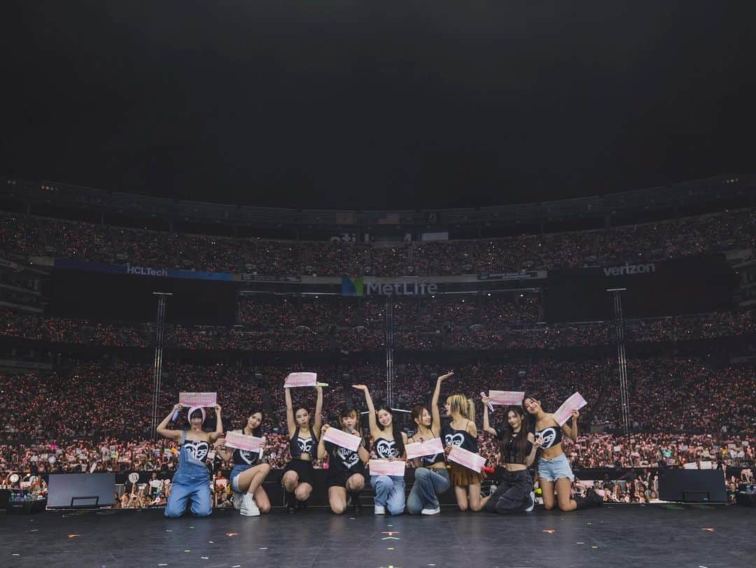 TWICEさんのインスタグラム写真 - (TWICEInstagram)「TWICE 5TH WORLD TOUR 'READY TO BE' IN #NEW_YORK   Hey New York✨ We are so glad we MET!!! Performing at MetLife Stadium was like a dream come true for us and we know this wouldn't have been possible without your support🍭 We are still over the moon and can't thank you enough! Please remember ONCE, you are the reason we do what we do and we are the biggest fan of y'all! We will never forget this special memory and the love you gave us! LOVE YOU SOOOOOO MUCH!!!💓💓💓💓💓💓💓💓💓  #TWICE #트와이스 #READYTOBE #TWICE_5TH_WORLD_TOUR」7月10日 1時04分 - twicenews