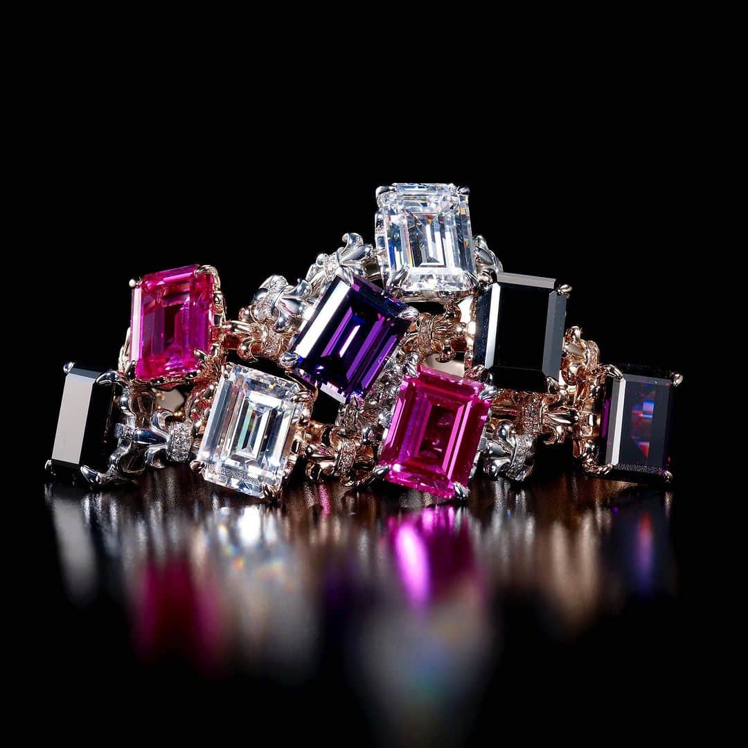 ジャスティンデイビスのインスタグラム：「⠀ FOREVER TREASURE Rings   スクエアストーンがエレガントな印象を与える煌びやかなリングです。  #justindavis #ジャスティンデイビス #srj412」