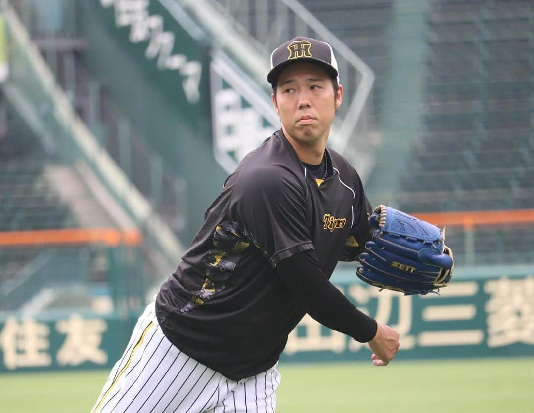 阪神タイガースさんのインスタグラム写真 - (阪神タイガースInstagram)「7月9日ヤクルト戦の試合前練習の様子です！ #小幡竜平 選手 #中野拓夢 選手 #佐藤輝明 選手 #木浪聖也 選手 #渡邉諒 選手 #植田海 選手 #小野寺暖 選手 #青柳晃洋 選手 #村上頌樹 選手 #西純矢 選手 #浜地真澄 選手 #岩貞祐太 選手 #阪神タイガース  #JERAセリーグ #ARE」7月9日 16時58分 - hanshintigers_official