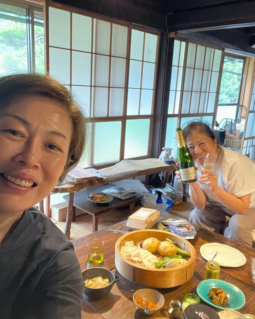 中田久美のインスタグラム：「サンデーモーニングからの幼馴染のお誕生日お祝い。いつもありがと。」