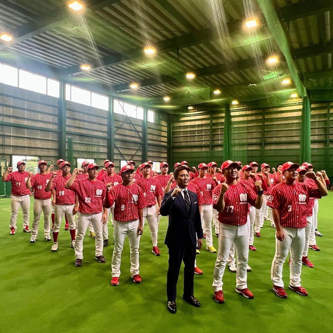 野村忠宏さんのインスタグラム写真 - (野村忠宏Instagram)「. ミキハウス硬式野球部が、7月14日開幕の「第94回都市対抗野球大会」に出場するので視察と激励をしてきました。  ⚾️チームスローガン『底力』〜always challenging〜  1回戦の相手は日本通運さんで、7月17日（月・祝）18時プレイボール予定@東京ドームです。  当日17時からミキハウス応援席での観戦チケットを東京ドーム内22番ゲート前広場のミキハウス受付テントで配布しますので、お時間が許す方は是非一緒に応援して下さい📣  僕はミキハウススポーツクラブのゼネラルマネジャーを務めている関係で、7月17日の試合では「ダイヤモンド◇サポーター」としてユニホーム着用でベンチ入りし、選手達にエールを送ります🔥  万全の準備をし、最高の試合をみせて下さい👍  #ミキハウス #軟式野球部 #都市対抗野球 #3年連続出場 #陣田監督 #野村忠宏 #ミキハウススポーツクラブGM」7月9日 17時05分 - nomura60kg