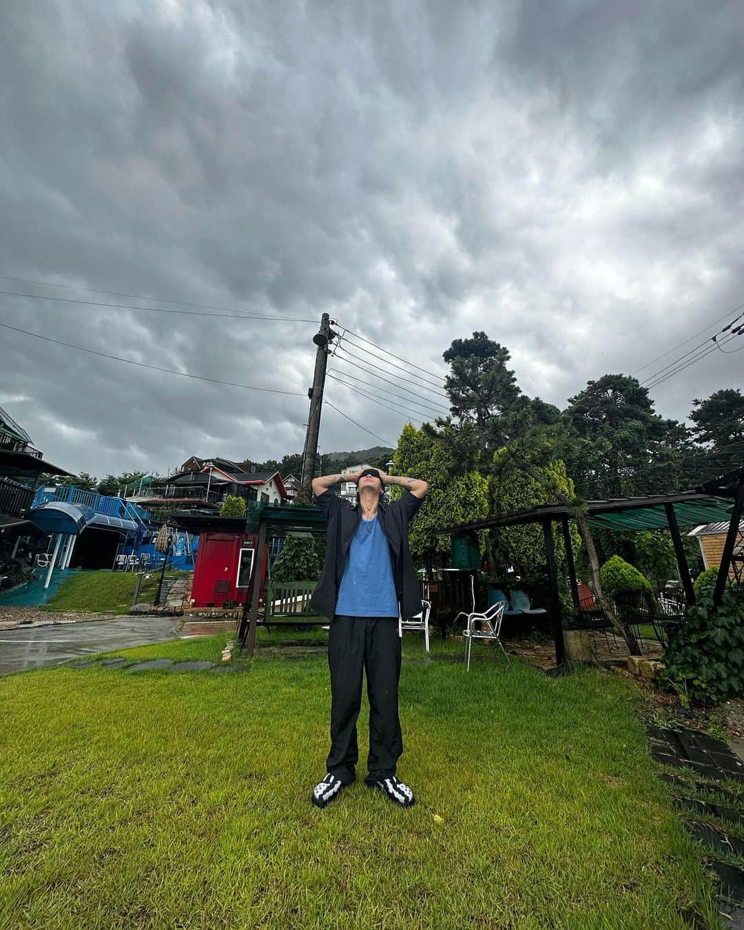 クォン・ヨンドンのインスタグラム：「🌦️☔️」