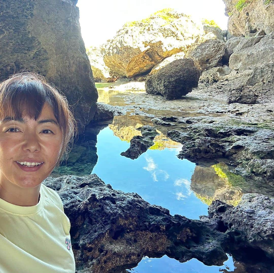 田中律子さんのインスタグラム写真 - (田中律子Instagram)「姉さまたちが、沖縄の我が家に遊びに来てくれた🌞🌈🌴  遊びに行くねーって言って、ホントに来てくれたっっ‼️我が家に2泊ステイして、私の大好きなとこにお連れして、沖縄を満喫していただきましたーー🌞  まだまだ楽しい写真いっぱいあるからアップするね❤️  RIKACO姉さん、みゆき姉さん、ラブ❤️🫶🏼  #okinawa  #okinawalife  #beachlife  #lifestyle  #海のある生活  #昭和女子  #先輩たち  #ホントに来たね  #かしまし娘」7月9日 17時30分 - ri2kotanaka