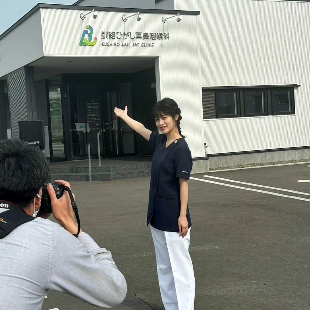 東李苑さんのインスタグラム写真 - (東李苑Instagram)「この度、ご縁あり 『釧路ひがし耳鼻咽喉科』 イメージキャラクターに就任いたしました✨️✨️ @kushiro.east.ent  院長の小原先生をはじめ 患者さんに寄り添う姿勢や院全体の雰囲気が明るい とっっても素敵な病院さんです！  特に、北海道·道東にお住まいの方で 何かお困りのことがあればぜひ一度 受診をご検討ください。  私も、より多くの方に認知して頂けるように 努めてまいりたいと思います🕊️  HPはハイライトから覗いてみて😌  撮影のオフショットも沢山載せたので 最後まで見てみてね～～！  なぜか好評だったので ノリノリでやらせてもらったお注射しちゃうぞ ショットもあります🙆‍♀️笑  ヘアメイクは大好きな綾子さんでした♡ @2ndroomtchair.ayako」7月9日 17時26分 - az_rion