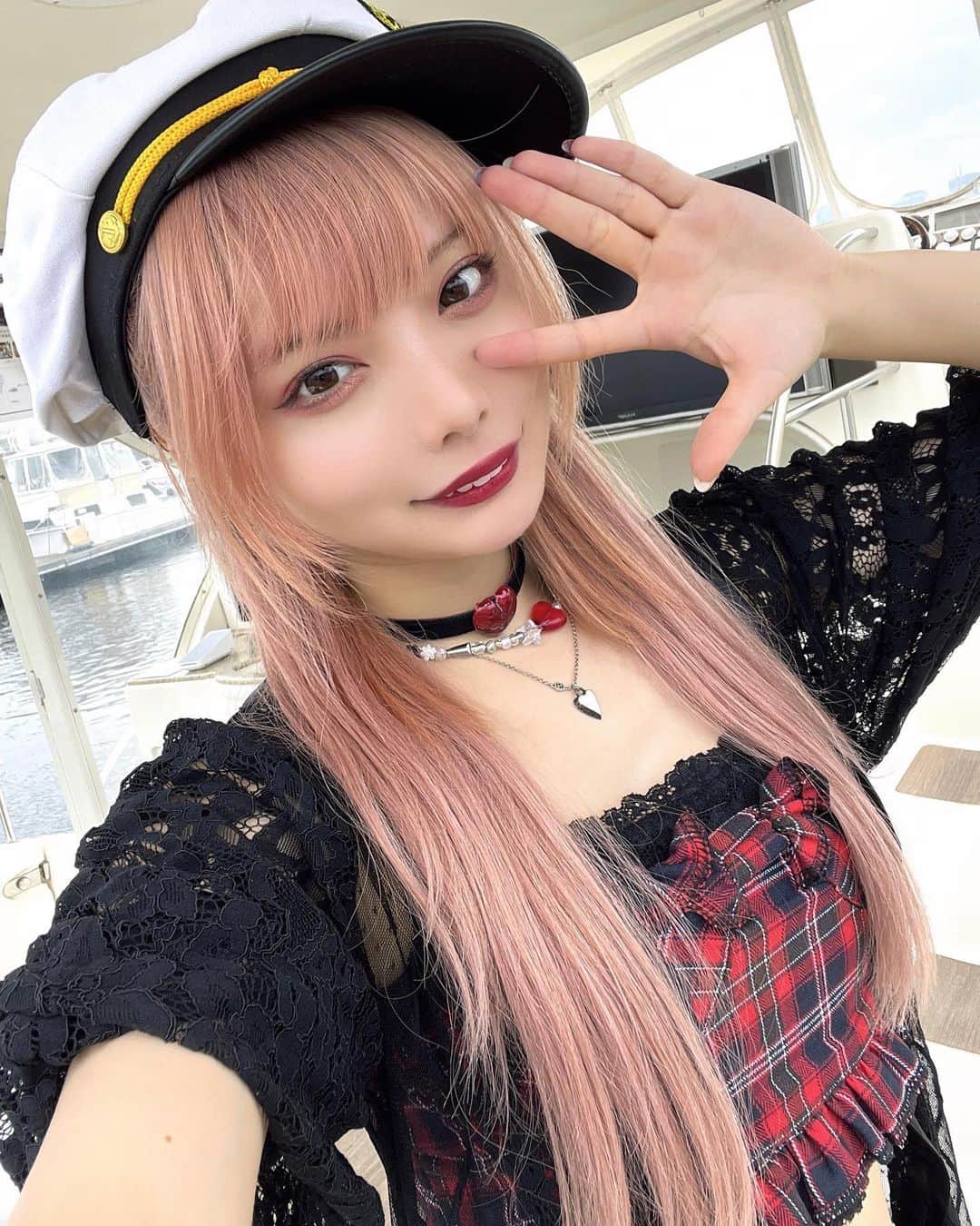 藍染カレンのインスタグラム：「クルーズイベント❤️‍🔥  船に乗れ！METAMUSE 夏の♡正解クルーズ 藍染号出航日でした🚢 トップバッターで緊張してたけど海の上で歌うのもお話するのも、超新鮮ですごーーーく楽しかった♡ 藍染レボリューション大満足です。  絶対ここがあたしの正解クルーズ！ みんなのこともーっと満たしたいな いい夏にしようね🍉」
