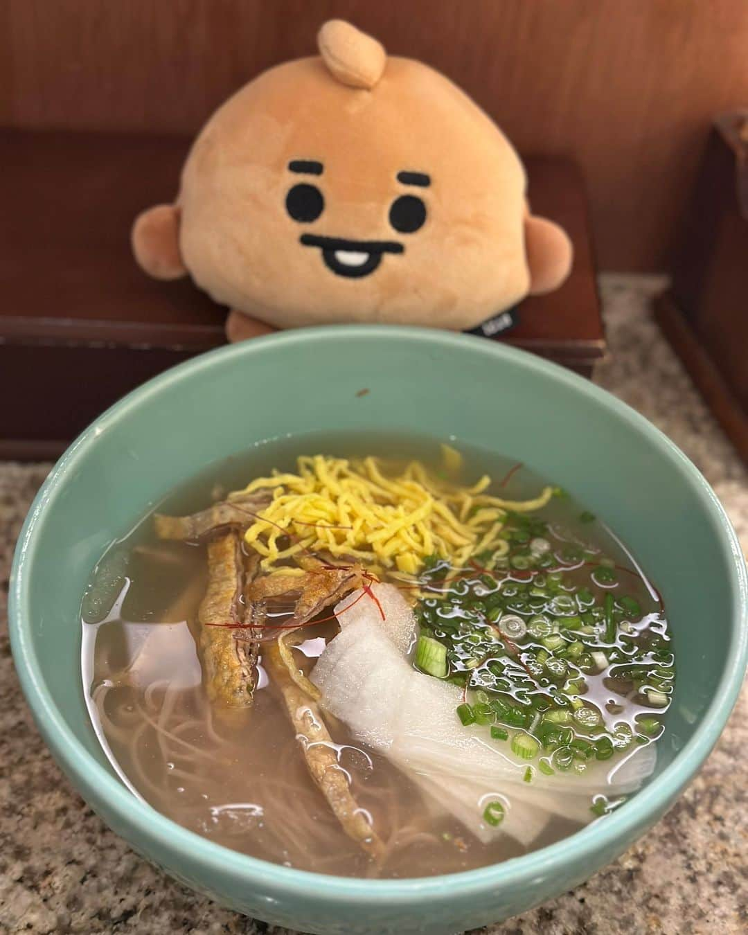 TONEAYUさんのインスタグラム写真 - (TONEAYUInstagram)「韓国ごはん ~🇰🇷🥄🥢 ⁡ ジョングクが行った焼肉から、いつもの明洞餃子まで🫶 ⁡ フードファイターって写真は、まじでフードファイトだったwwww量wwww ⁡ ユッケビビンバは、次の渡韓でも食べたい😆 ⁡ 行きたいところ今更出てきて、早く渡韓したい← ⁡ 流行りのチュロス屋も行きたい😇 ⁡ ⁡ #韓国 #Seoul #渡韓 #BTS #SUGA #AgustD #ユンギ女の渡韓記録 #SUGA_AgustD_TOUR_in_Seoul」7月9日 17時36分 - toneayu