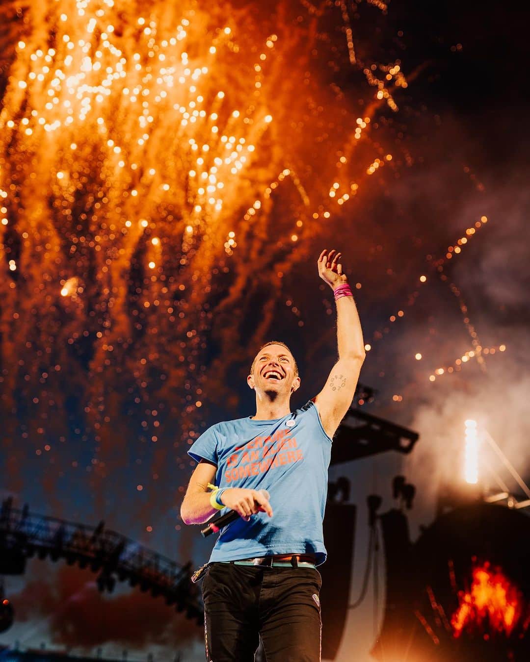 Coldplayのインスタグラム：「Show #100, Gothenburg, Sweden  📷 @annaleemedia  #ColdplayGothenburg #Coldplay #MusicOfTheSpheresWorldTour」