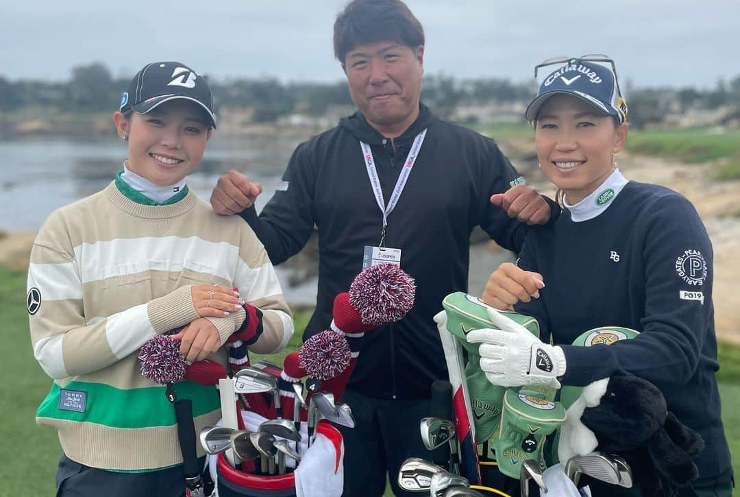 上田桃子さんのインスタグラム写真 - (上田桃子Instagram)「US woman's open. 初めてのpebble beachでのチャレンジは残念な結果で終わりました。  タフなセッティングの中、中々自分のいいところを出すことが出来ず悔しい思いでいっぱいですが、 現実をしっかり受け止めて、ここから何を学んで進んでいけるか。  大事にしていくモノと、ここに置いて帰るモノ。それをきちんと整理して 今この文を書いてます📝  当分ゴルフはしたくないかもと思うくらい心グサグサに🗡️えぐられましたが、やっぱり朝起きると少しでもキッカケを掴める何かを探していて、 改めてゴルフというスポーツの魅力と、 好きなゴルフでわざわざ日本からファンの方も応援にきてくださってる この状況に感謝しかないなと感じています。  予選落ちしても反省して、次どうしたら良くなるか？と共に考えて話し合ってくれるチームの皆んなにも本当に感謝です。  本当は４日いい位置でゴルフして、 来てくれたファンの皆さんにも、日本で応援してくださった方にも自分なりの精一杯をお届けしたかったのですが、 、、今回は叶わなかったので、 必ずこの悔しさを糧に、エサにして、もっと大きくなった自分をお見せしたいと思います。  いつか、この日を振り返った時、 こんな悔しい思い出も自分の宝になると思いたい。  やっぱりアメリカの舞台はそう思わせてくれる沢山のいい選手達とコースでしたとさ⭐️  いつもチャレンジを応援してくださるスポンサーさんにも改めて感謝です。  #zozo #pealygates  #masterbunnyedition  #callaway  #nikon #不二家 #pwc #landrover  #リポビタンd #eyevol  #人生チャレンジの連続」7月9日 18時38分 - momoko3030