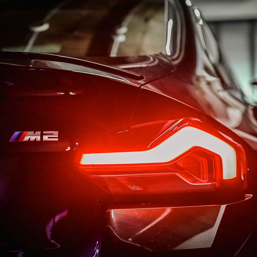 BMW Japanさんのインスタグラム写真 - (BMW JapanInstagram)「THE M2 五感を研ぎ澄まし、本質に触れる。  “野性”を内に秘めた「これぞスポーツカー」という印象。ビジュアルもマッチョでかっこいいと語ったのは、写真家 #平間至 さん。  45：55の重量配分、460馬力のパワーの片鱗を感じることができるBMW M2（ブラック・サファイア）の魅力とは。  インタビュー記事は @bmwjapan アカウントトップのURLからチェック。  #FREUDEforever #先駆者が見た景色 #BMW #駆けぬける歓び #BMWJapan #THEM2 #BMWM2 #BMWM #BMWMPOWER」7月9日 19時00分 - bmwjapan