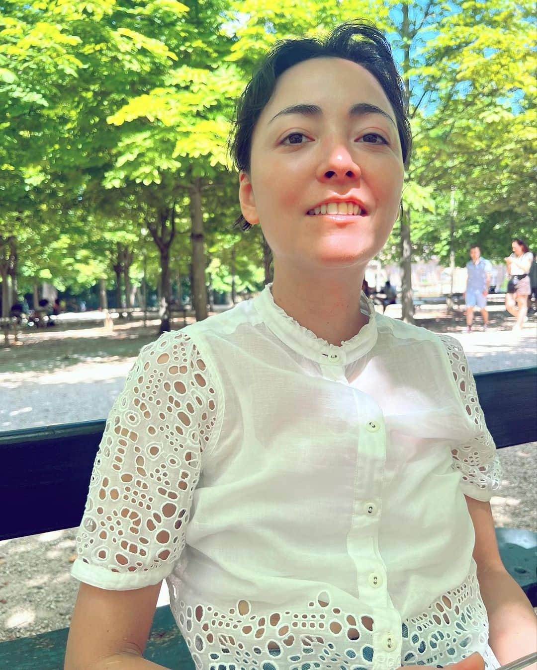 美波さんのインスタグラム写真 - (美波Instagram)「太陽の隙間を求めてパリをさまよった日。  Paris in search of a breach in the sun.  Paris à la recherche d'une brèche du soleil.」7月9日 19時02分 - minamimanim