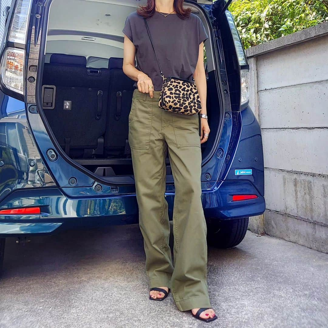 acoさんのインスタグラム写真 - (acoInstagram)「40代・ 無印良品メンズライクStyle  #無印良品 のフレンチスリーブT に ベイカーパンツコーデ♪  レディな小物でバランスをとる🤭💓  Tee/ 無印良品 パンツ/Spick&Span バッグ/ GIANNI CHIARINI   適度にルーズな雰囲気って 大人カッコいい♡  コーデ詳細はブログに書きました✍️  * * #無印良品#無印良品購入品#無印良品コーデ#フレンチスリーブtシャツ#40代#ベイカーパンツ#spickandspan#大人カジュアル#大人女子#骨格ウェーブ#着回し#着回しコーデ」7月9日 19時24分 - happy_acoaco