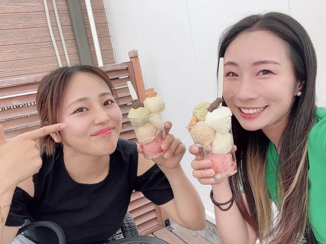 篠崎愛のインスタグラム：「夏生が北海道来てたから 水曜練習終わってからジンギスカン行ってきた🍖 からのジェラート食べて食いしん坊な一日！ あなた食べるようになったねぇ!って驚かれながらもぐもぐ。」