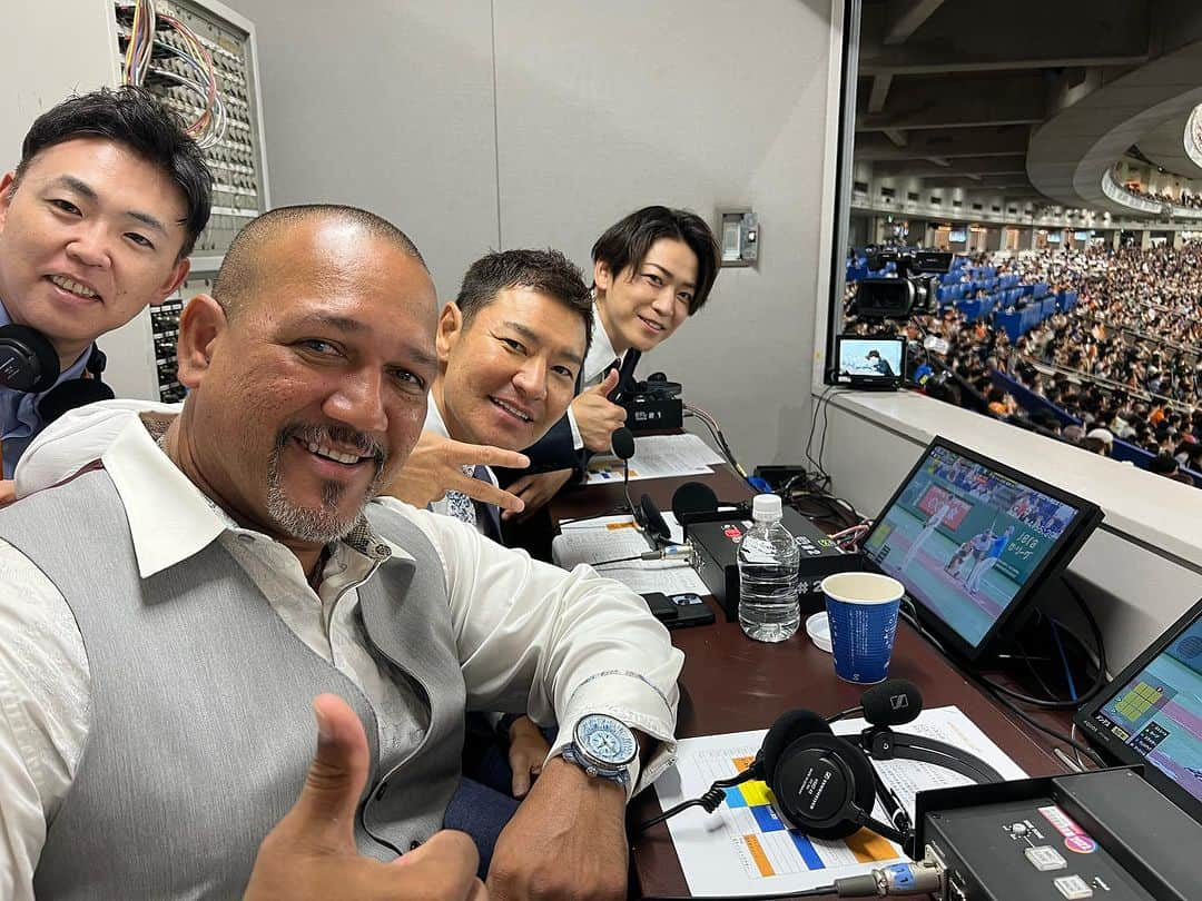 アレックス・ラミレスのインスタグラム：「1-0 game just like that!! @baystars_official victory over @yomiuri.giants great game today I really enjoyed! #baseball #baseballgame #victory #greatgame #fun #day #many #fans #greatfans #ramichan #ramichanlegendinjapan #ramichanhof2023 #vamos #tomorrowisanotherday」