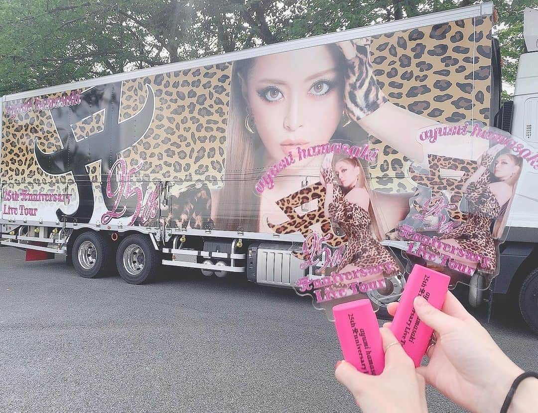 Riicoのインスタグラム：「🐆 ayumi hamasaki 25th anniversary Live tour 7/9！千葉参戦❤️‍🔥 ・ あぁ好きが底なし沼。← 1527席というキャパ…チケット取れてほんとよかった…😭 ayuちゃん拝んできた🫶🏻愛 かわいかった尊かったㅠㅠ 楽しかった泣いたㅠㅠ ありがとう。また逢える時まで諦めないで歩いていくよ〜〜 びっっぐらぶ❤️‍🔥 ・ #ayumihamasaki  #ayu25th」