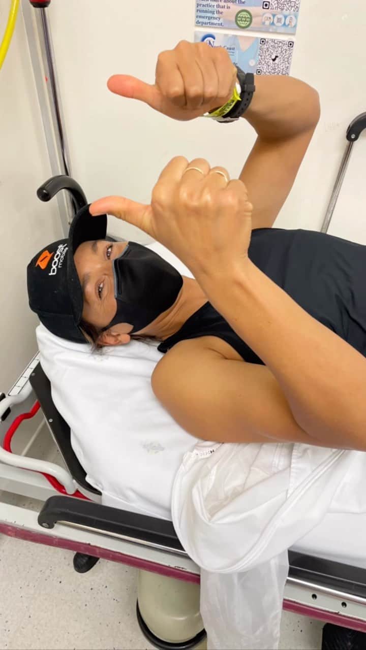 サリー・フィッツギボンズのインスタグラム：「I got it… I got it… I Don’t got it 🤦🏽‍♀️ 🏥 ————- @wsl #TheBallitoPro」
