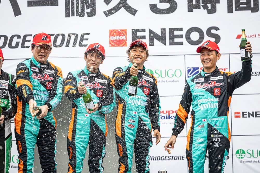 吉本大樹さんのインスタグラム写真 - (吉本大樹Instagram)「8-9July2023 #SuperTaikyuSeries 2023 Round3 / SUGO 3hours race > P1🏆  YES🎉 This is a another strong points gain for the championship👍🏻 Well done everyone!! #スーパー耐久 第3戦 菅生 優勝🏅 スタート担当のIDA選手の難しいコンディションの中、好ペースな追い上げ👍🏻 加藤選手のフルプッシュそして判断力😤 ほんで高橋選手の好調な70分弱のフルスティント🤯！  ミスの無いチームワーク&ストラテジーのおかげで勝てました🥹 皆〜んな頑張りました！応援ありがとうございました🙏🏻！ #KTM #GTX #Xbow」7月9日 20時05分 - hiroyoshimoto