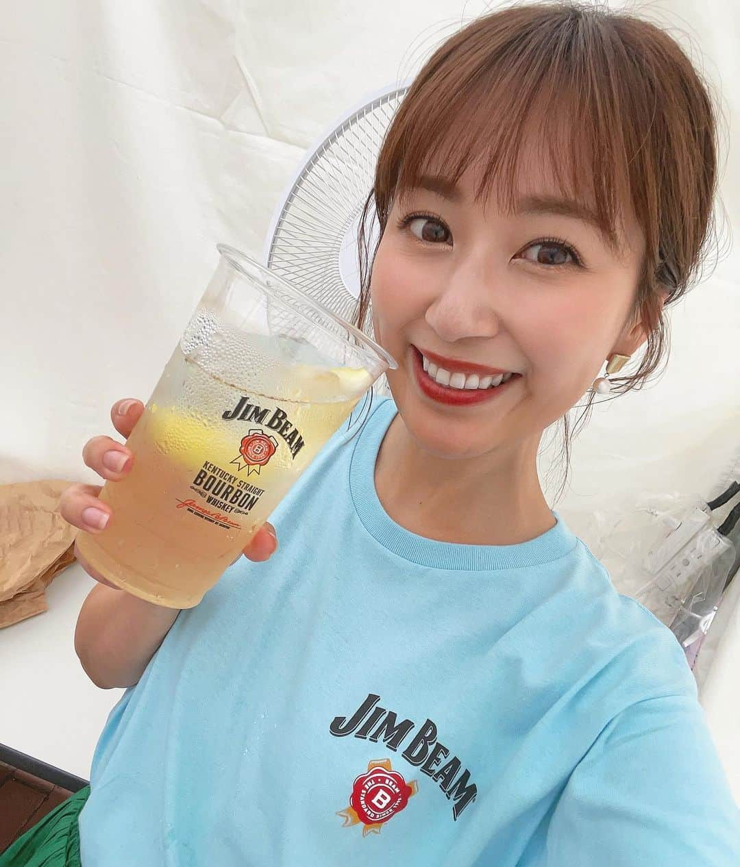 木村愛里のインスタグラム：「⋆ ３日間行われた JIM BEAM SUMMER FES 2023 in HOKKAIDO ありがとうございました👏👏👏  美味しいジムビームにグルメに最高の音楽✨ そしてお天気も最高でした❤️🥺🫶  ステージから見える皆さんの 幸せそうな笑顔に私まで活力をもらいました！  お声がけくださった皆さんも ありがとうございました😭🫶 パワーをもらいました😭🫶  暑い中会場を盛り上げてくれた スタッフの皆さんもお疲れ様でした🙏✨  また次回が楽しみだなぁ🥺❤️  ㅤㅤㅤㅤㅤㅤㅤㅤㅤㅤㅤㅤㅤ #ジムビーム #ジムビームハイボール #ジムビームサマーフェス #ジムビームサマーフェス北海道 #JIMBEAM ✨✨✨✨✨✨」