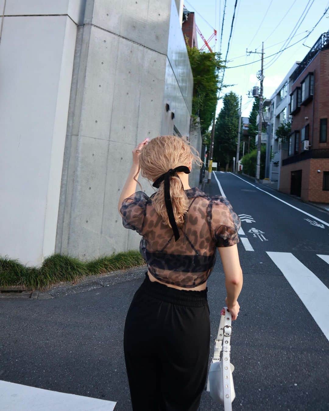 FIG&VIPERのインスタグラム：「【 New 】  ・V sleeve sheer short shirt ¥4,950 (tax included)  _______________________________________________  #figandviper」