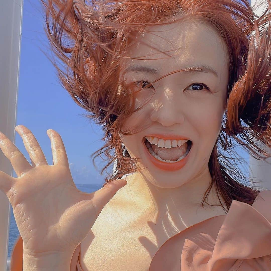 芳賀恵子さんのインスタグラム写真 - (芳賀恵子Instagram)「サイコーに気持ちいい❤️船上🚢🇫🇯」7月9日 20時17分 - aoi_star_angel