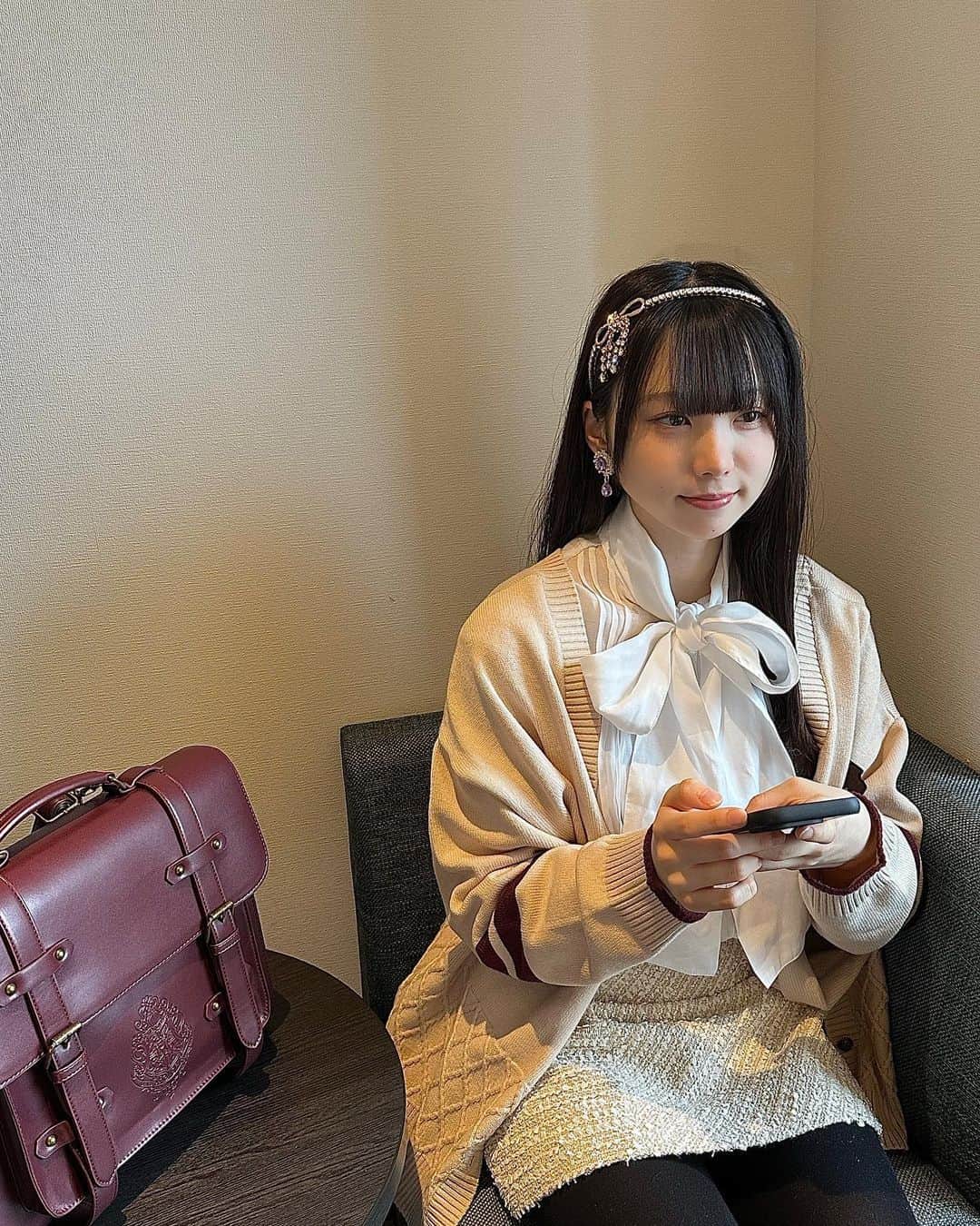 ひなぎょうざのインスタグラム：「#cosplay_style #コスプレイヤーさんと繋がりたい #コスプレ #コスプレイヤー #cosplaygirl #cosplay #jcブランド #jc #アオハル #japanesegirl #女子中学生#カメラマン募集 #カメラマンさんと繋がりたい #被写体になります #被写体モデル合流 #被写体希望 #ポートレート #ポートレート撮影 #ポートレートモデル #japanesegirl  #カメラマンさんと繋がりたい  #ポートレート #ポートレート撮影 #jk #原神 #genshinimpact」