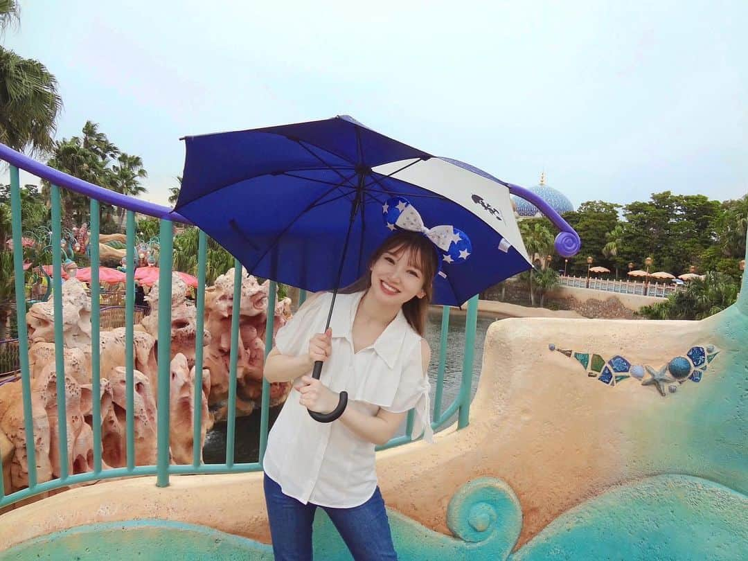 久保玲奈さんのインスタグラム写真 - (久保玲奈Instagram)「🐭🌊🏰 2日連続でシーとランド楽しんできました!☆  ガチャガチャで大本命のチャンドゥGET‪‪👍🏻 ̖́-‬ っていうTMIでした🐯🍌  @titanail.official #チタネイル #TITANAIL」7月9日 20時30分 - reina_kubo_official