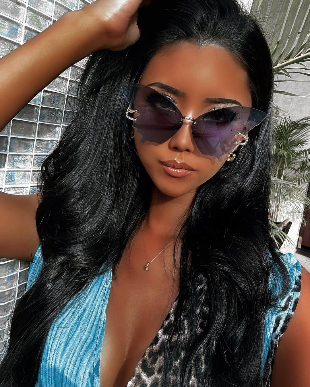 さんのインスタグラム写真 - (Instagram)「Butterfly🦋  sunglasses可愛くね？🖤」7月9日 20時31分 - hayamajunna