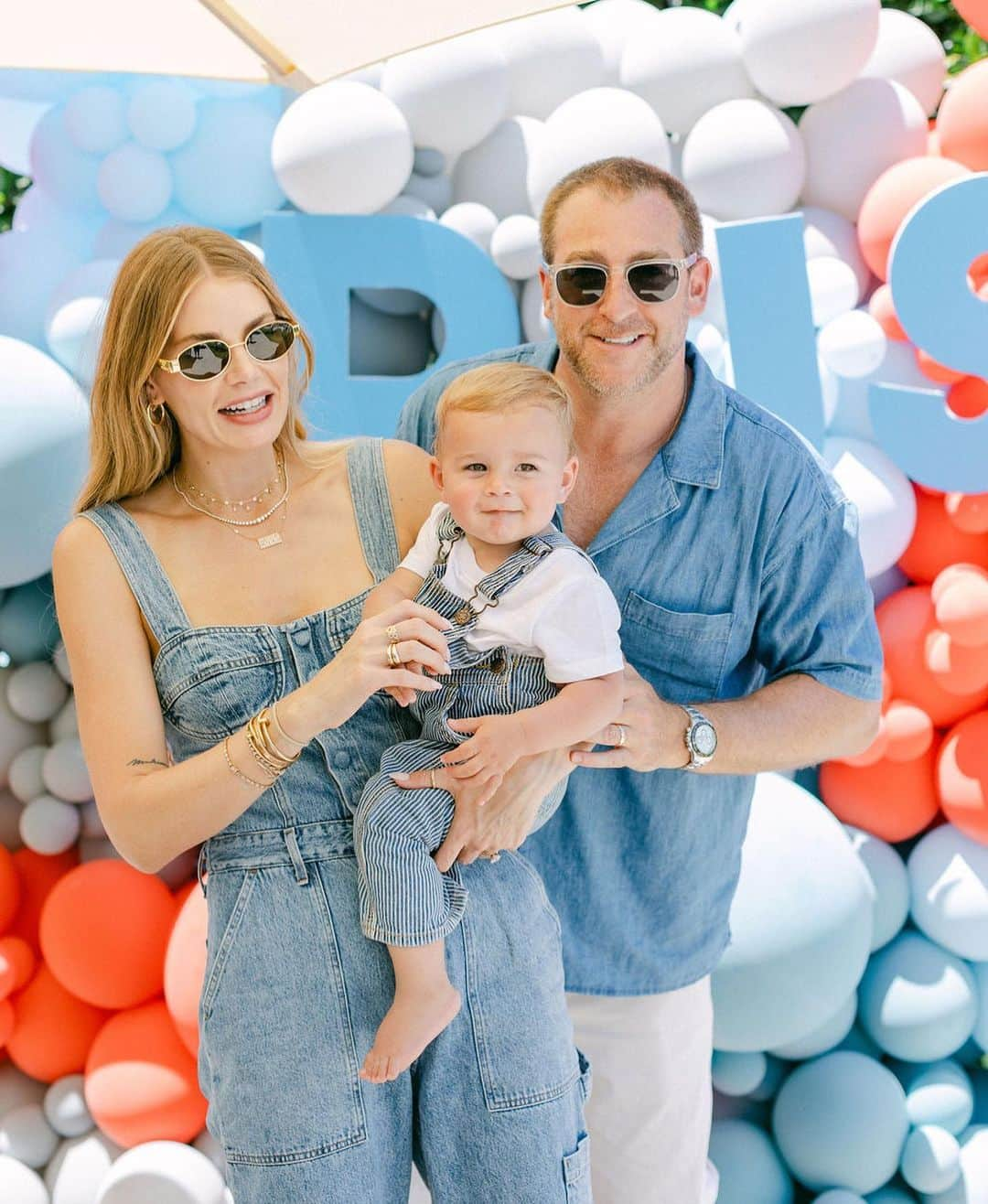 トリ・プラバーさんのインスタグラム写真 - (トリ・プラバーInstagram)「We had the best time celebrating our baby boy turning 1 last weekend! Thank you to everyone who came to celebrate and make it so special!  @balloonandpaper  @vanessatierneyphoto  @dipd_n_dripd  @macandivy  @gourmeletas  @sweetesbakeshop  @thecappuccinoman  @sendintheclownsla」7月10日 1時59分 - toripraver