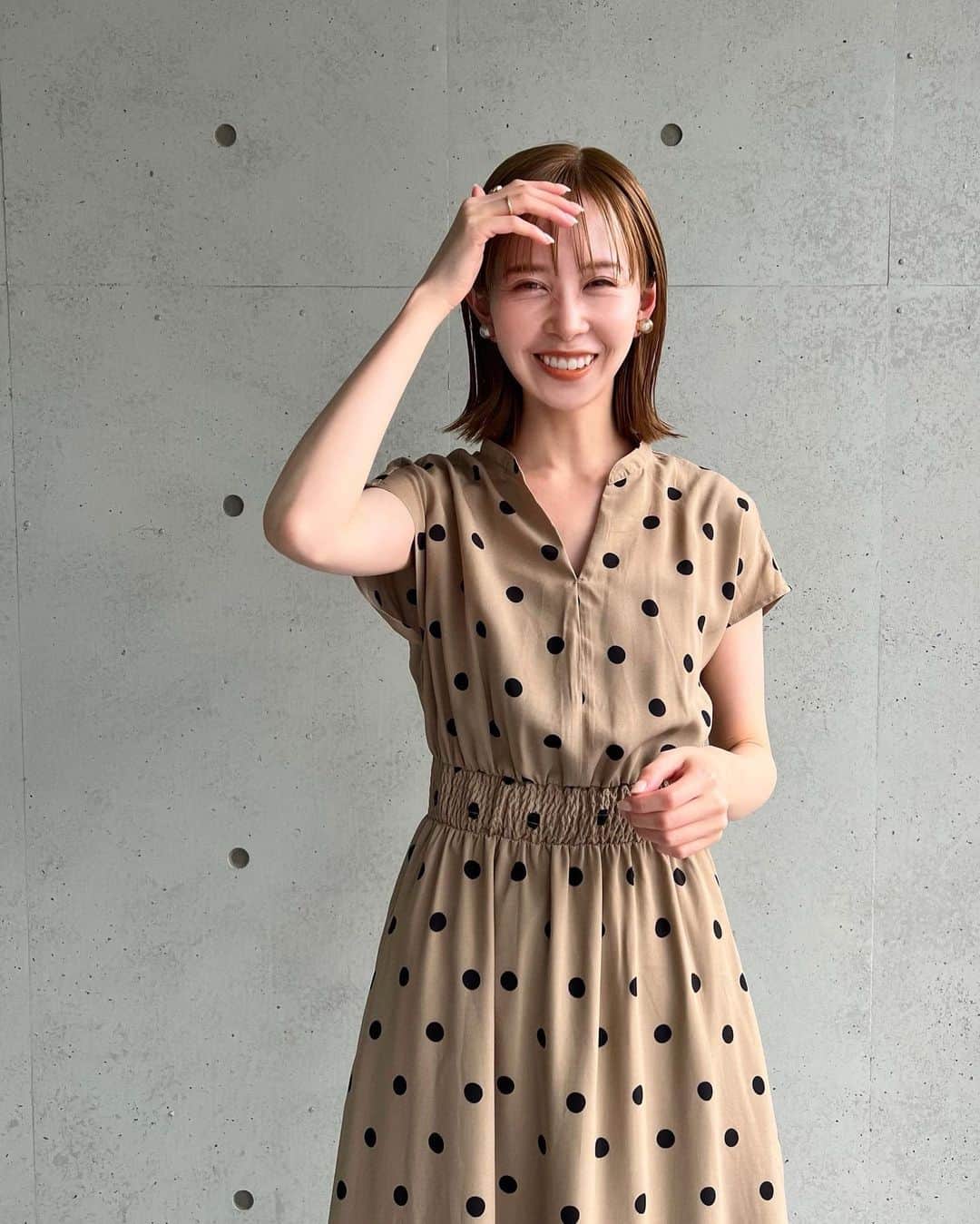 はれこのインスタグラム：「私服🤍 久しぶりにドット柄を着ましたが、 わたしはやっぱりドットが大好きです🥹  -  one-piece @ropepicnic_official  no.GDE13180  earring @calineparis.asamin   sandal @slobeiena  no.23093913005410  -  #ropepicnic  #ロペピクニック #夏服コーディネート  #夏のコーデ  #ワンピコーデ  #私服コーデ  #はれこ私服まとめ」
